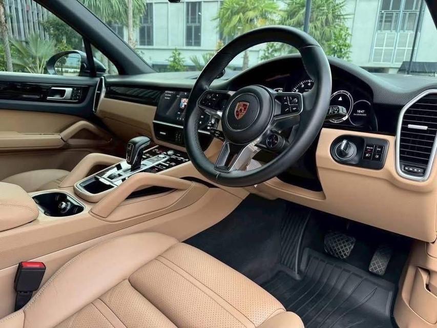 Porsche Cayenne SUV Plug in Hybrid