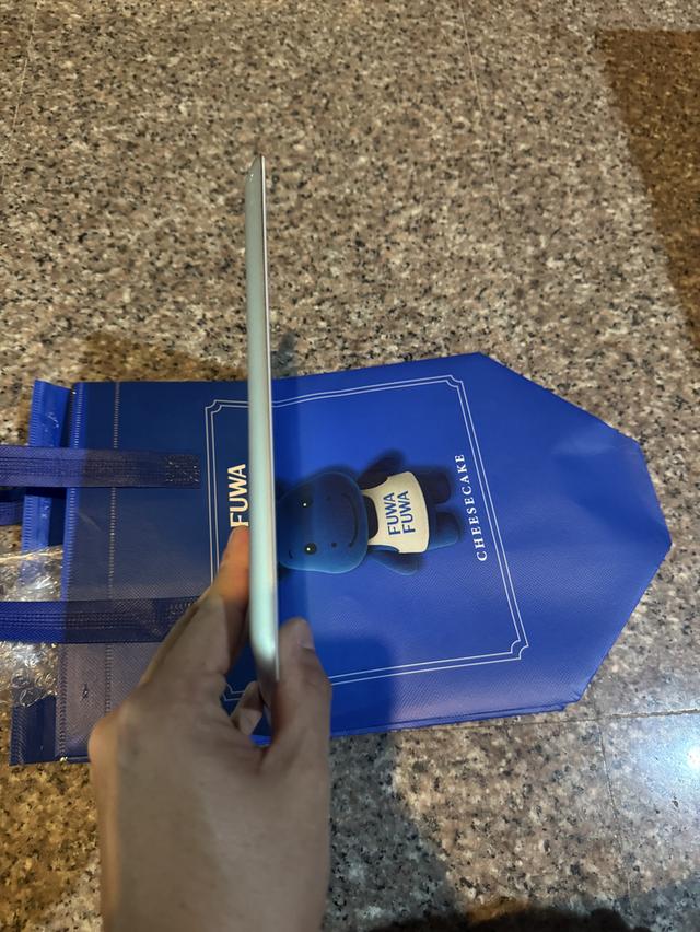 ขายๆๆๆถูกๆๆๆiPad4สีSilver64กิ๊กWifi Only และWifi Celluer ใส่ซิมได้การใช้งานดีเยี่ยม100%ทุกๆฟังชั่นเครื่องรีสโตได้ตลอดไม่มีติดไอคราว   สภาพ: 95% สวยๆๆค 5