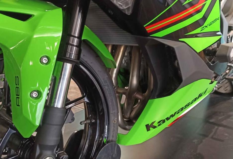 ปล่อยขาย Kawasaki Ninja ZX-25R สีเขียว 3