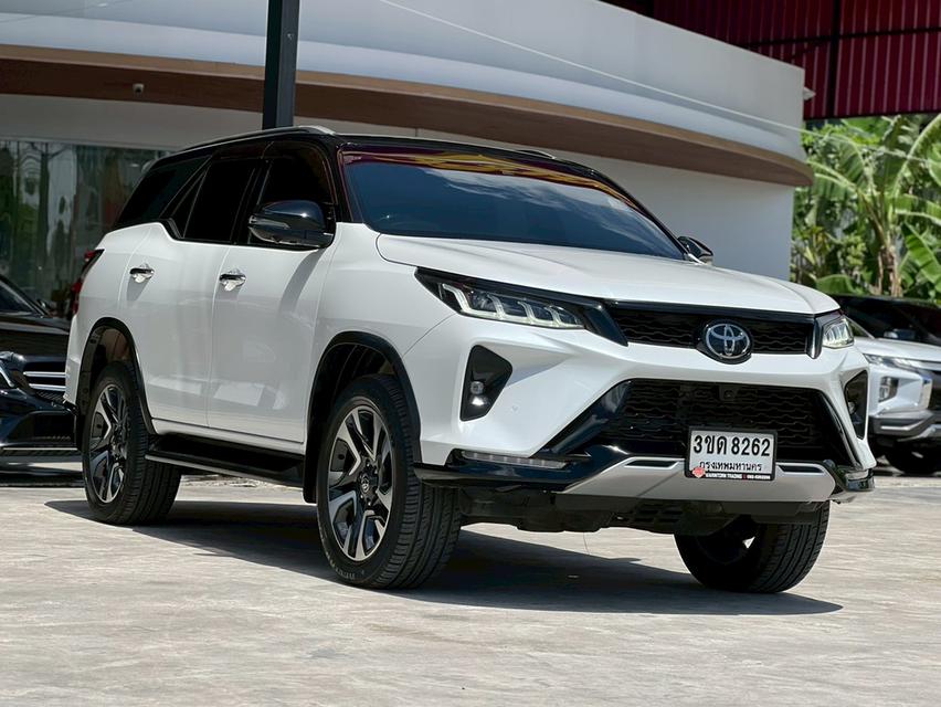 TOYOTA FORTUNER 2.4 LEGENDER BLACK TOP ปี 2022