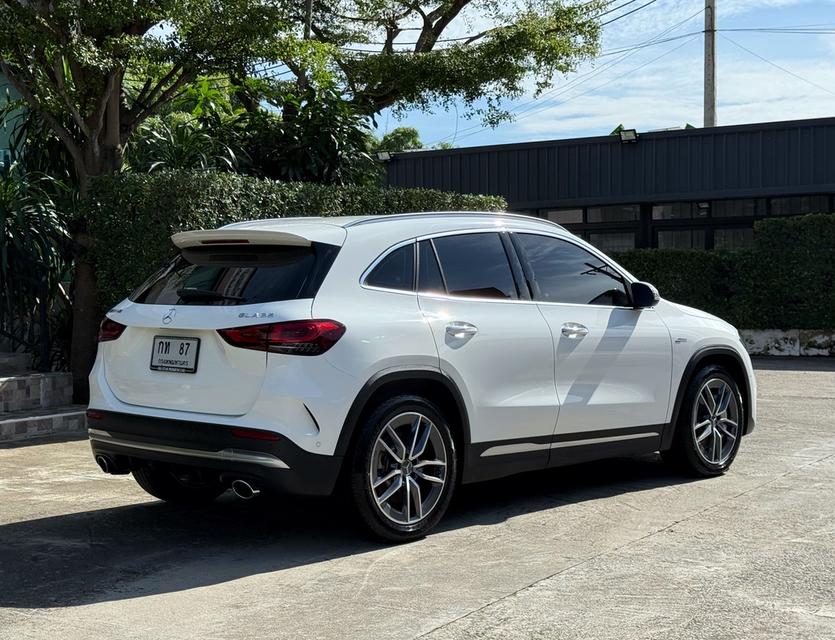 2022 BENZ GLA35 รถมือเดียวออกป้ายแดง สภาพป้ายแดง รถวิ่งน้อยเพียง 40,000 กม ไม่เคยมีอุบัติเหตุครับ