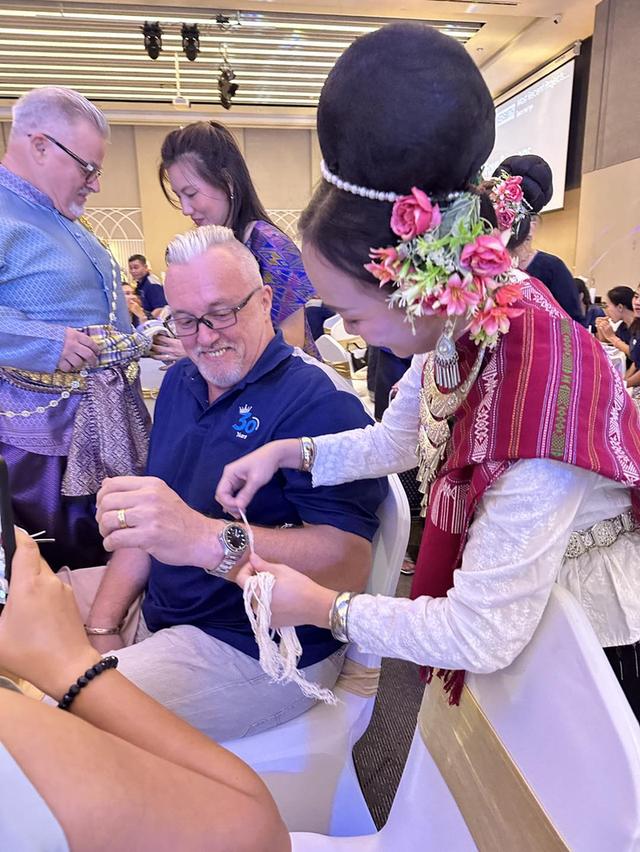 泰国音乐和舞蹈表演。欢迎您来到泰国 รำแสดงดนตรีไทย รำไทย