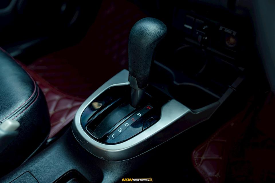 รถยนต์ Honda jazz gk 2014 13