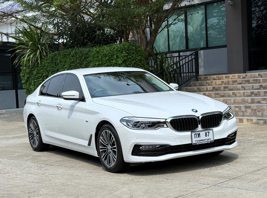 2018 BMW 520D G30 SPORTLINE รถมือเดียวออกป้ายแดง รถวิ่งน้อย เข้าศูนย์ทุกระยะ ไม่เคยมีอุบัติเหตุครับ