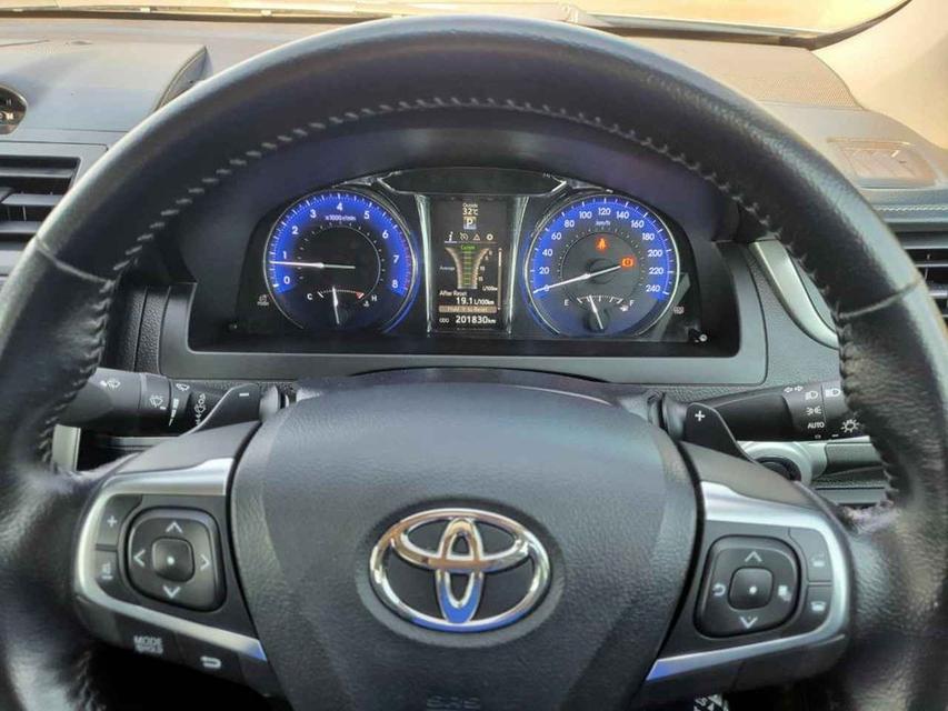 Toyota Camry 7