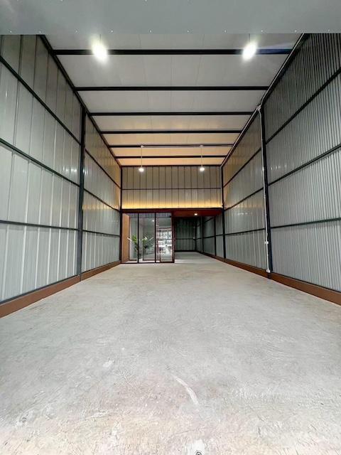 ให้เช่าโกดังกึ่งออฟฟิศ 126 ตร.ม. ซอยศรีนครินทร์ 16 ใกล้รถไฟฟ้า สถานีพัฒนาการ 7