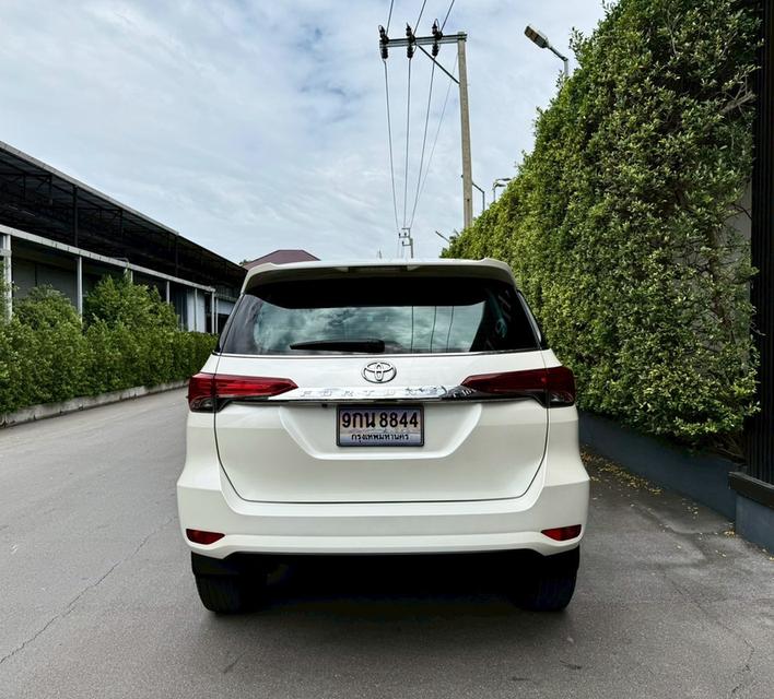 Toyota Fortuner 2.4 G สีขาว ปี2020รถมือเดียวป้ายแดง สีเดิมไม่เคยชน เจ้าของดูแลดี ใช้น้อย สภาพพร้อมใช้งาน 4