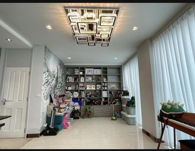🏡 บ้านหรูหน้าสวน พร้อมอยู่ บิวท์อินทั้งหลัง ทำเลศักยภาพ 📍โครงการ คาซ่า แกรนด์ สุขาภิบาล 5 ติดถนนใหญ่ ระหว่างซอยสายไหม 79 และ 81 บ้านเดี่ยว 3 ชั้น 6
