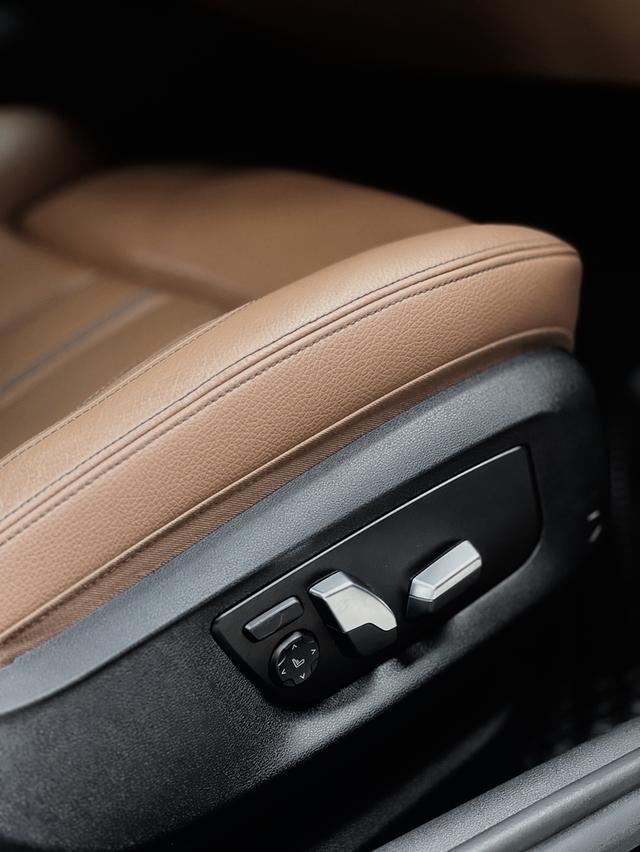 BMW 530e Elite 9