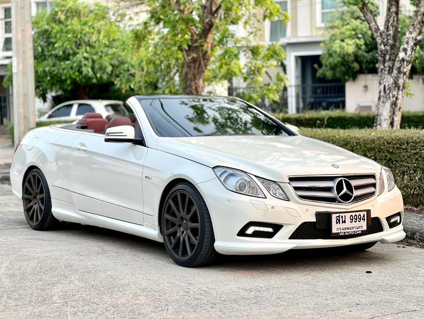 Mercedes Benz E250 Cgi Cabriolet เปิดประทุนไฟฟ้าเครื่องยนต์: เบนซิน เกียร์: ออโต้ ปี: 2011 สี: ขาว ไมล์: 9x,xxx km.