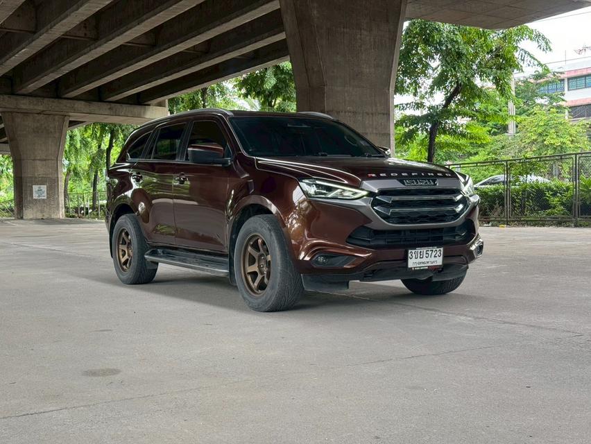 ขายรถ Isuzu MU-X 3.0 Ultimate 2WD ปี 2022 สีน้ำตาล