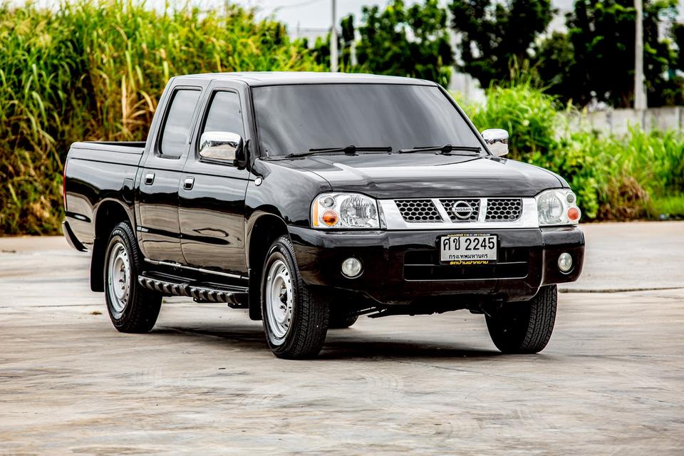 Nissan FORNTIER DOUBBLECAB 3.0 ZDI เกียร์ธรรมดา สีดำ ปี 2004