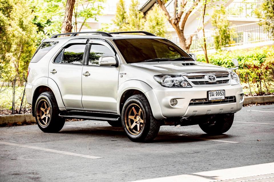 TOYOTA FORTUNER 3.0V 4WD สีเทา เกียร์ออโต้ ปี 2007