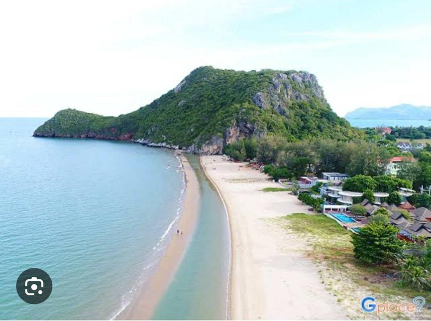 ทาวเฮ้าใกล้ทะเล เขากะโหลก ปราณบุรี 200 เมตร  6