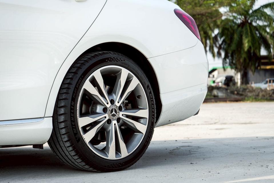 Mercedes-Benz C350e Avantgarde W205 AT 2018 รูปย่อยที่ 2