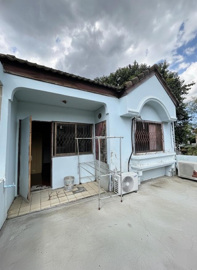 ที่ดิน 50 ตรว.พร้อมทาวน์เฮ้าส์ 2 ชั้น 6