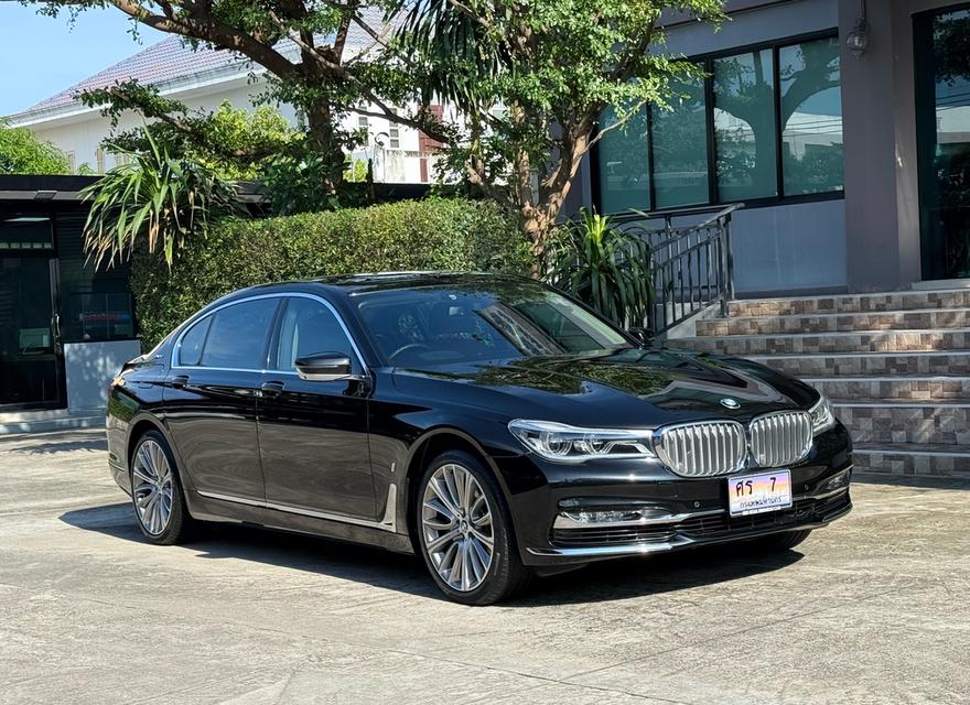 2019 BMW SERIES 7 PURE EXCELLENCE รถมือเดียวออกป้ายแดง รถวิ่งน้อย เข้าศูนย์ตามระยะ รถไม่เคยมีอุบัติเหตุครับ
