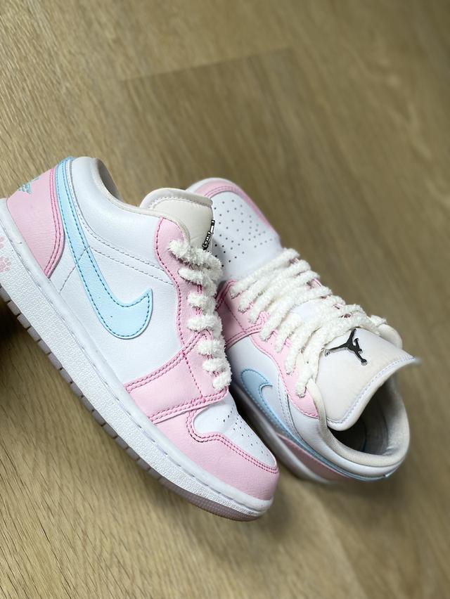 Nike Air Jordan 1 Low Paw Print Pink 2
