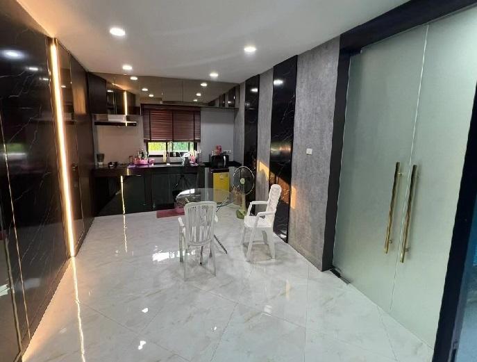 ให้เช่าบ้านเดี่ยว 3 ชั้น Fully Furnished / มีสระว่ายน้ำ ซอยเลี่ยงเมืองปากเกร็ด 23  6