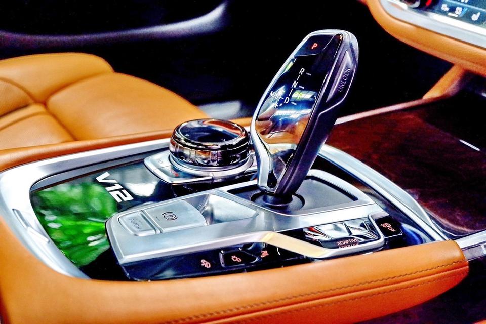 BMW 740Li m-performance (G12) Look M760Li ปี 2016  9