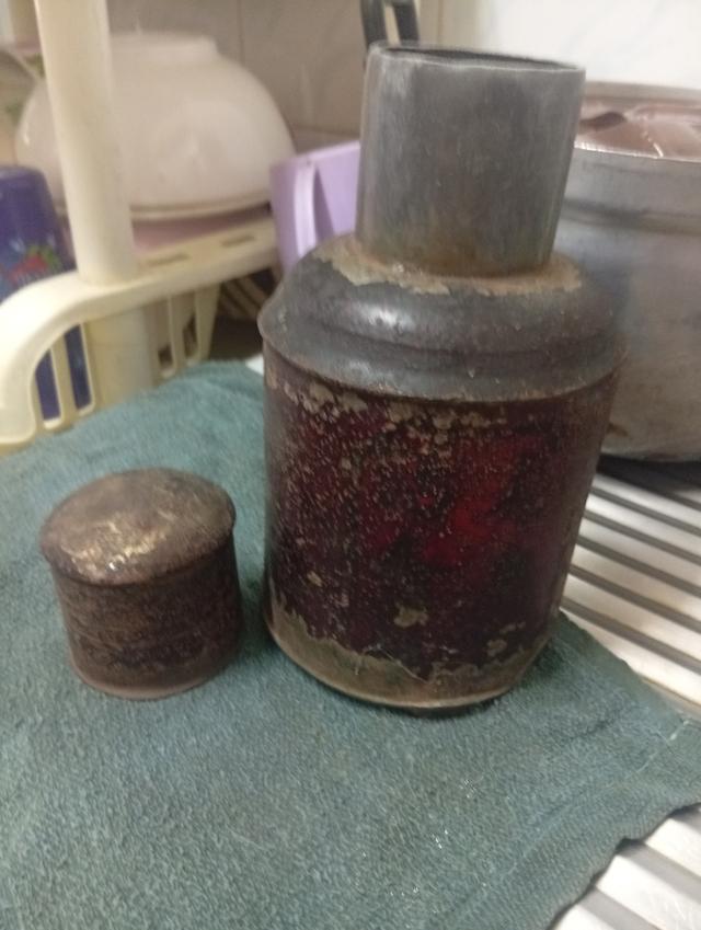 กระป๋องโบราณไว้ใส่ใบชา