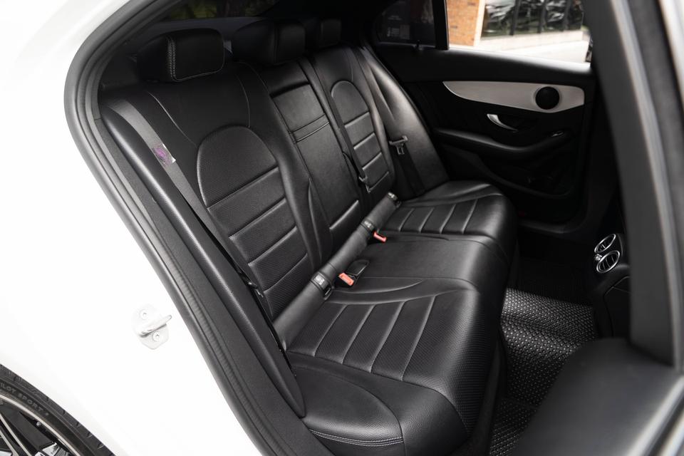 Mercedes-Benz C300e AMG Sport Plug-in Hybrid ปี 2021 6