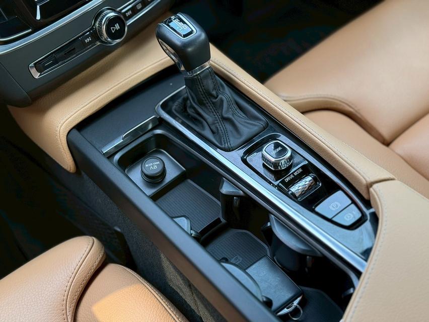 ปี 2017 VOLVO S90, 2.0 D4 MOMENTUM รูปที่ 14