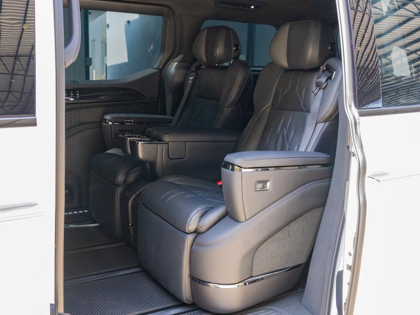 ZEEKR 009 Flagship 6-Seaters Dual Motors AWD ปี 2025 รูปที่ 12