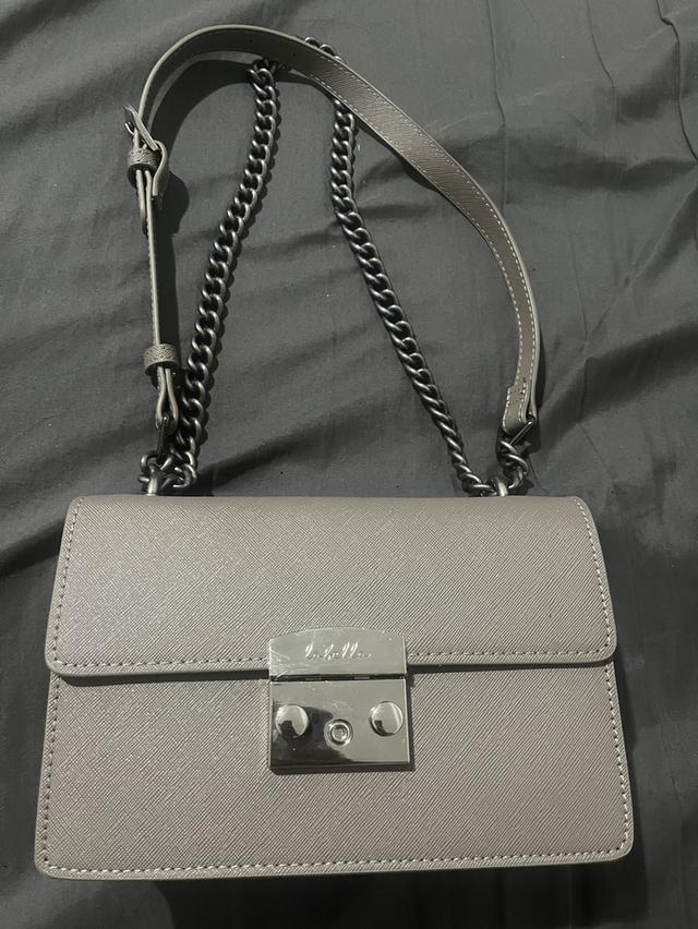 กระเป๋า labella ไซต์ M นัดรับที่ MRT ได้น๊า