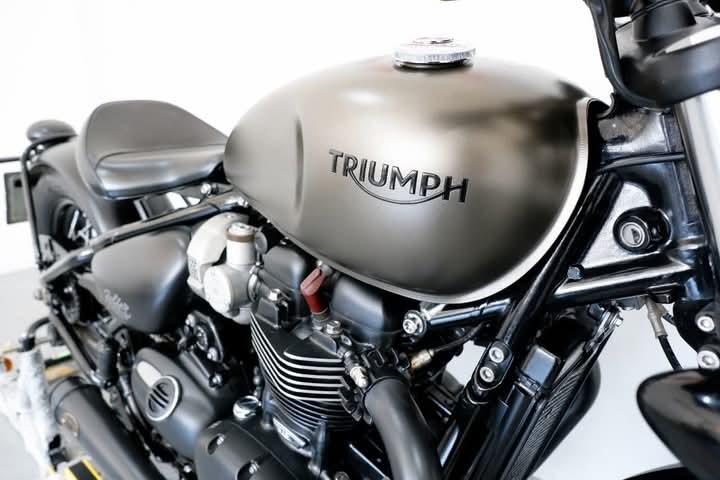 มอเตอร์ไซค์ Triumph Bonneville Bobber 10