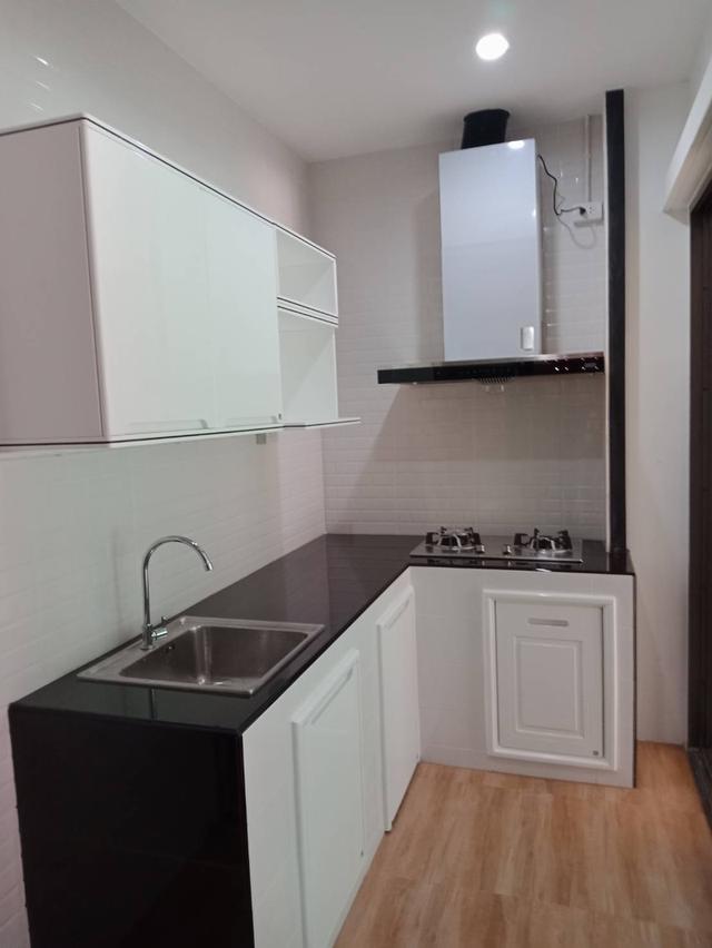 รับเหมา ต่อเติม โครงหลังคากันสาดห้องครัวเทพื้นปูกระเบื้อง Line dddesign23 รูปที่ 10