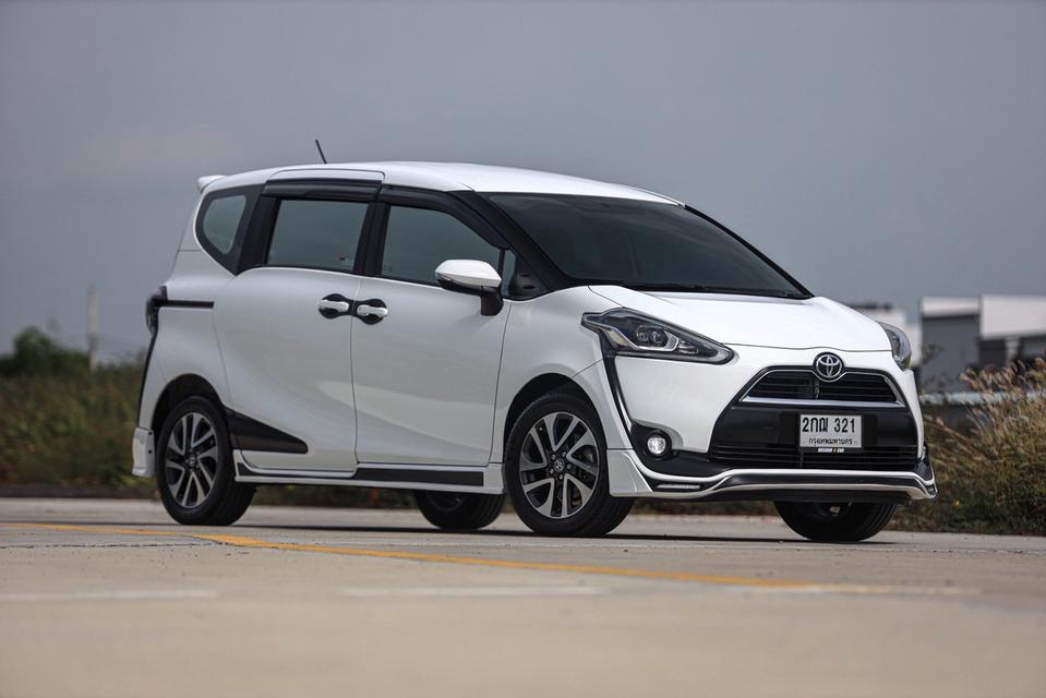 2018 toyota sienta 1.5 v ท๊อปสุด
