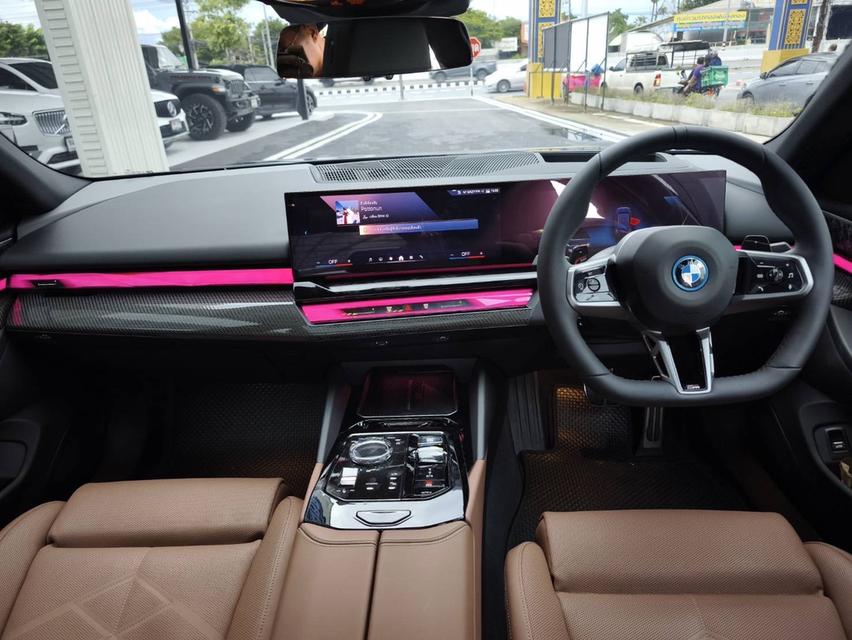 รหัสรถ KPV9732 🚘✨ BMW 530e M SPORT PRO (ปี 2025) ✨🚘 13