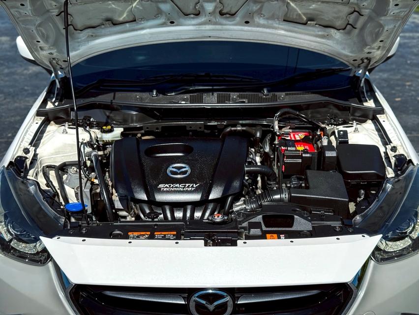 Mazda 2 1.3 High Plus 4 ประตู ปี 2018 สีขาวมุก มือเดียวป้ายแดง 9