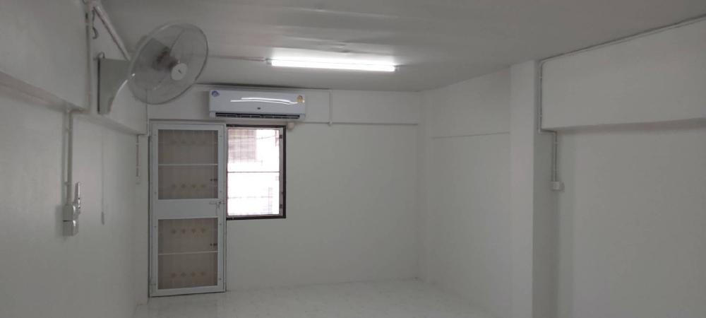 ขายขาดทุนคอนโดราม53เพลส ตึกเอ ชั้น3 รีโนเว็ทใหม่ทั้งห้อง ไม 4