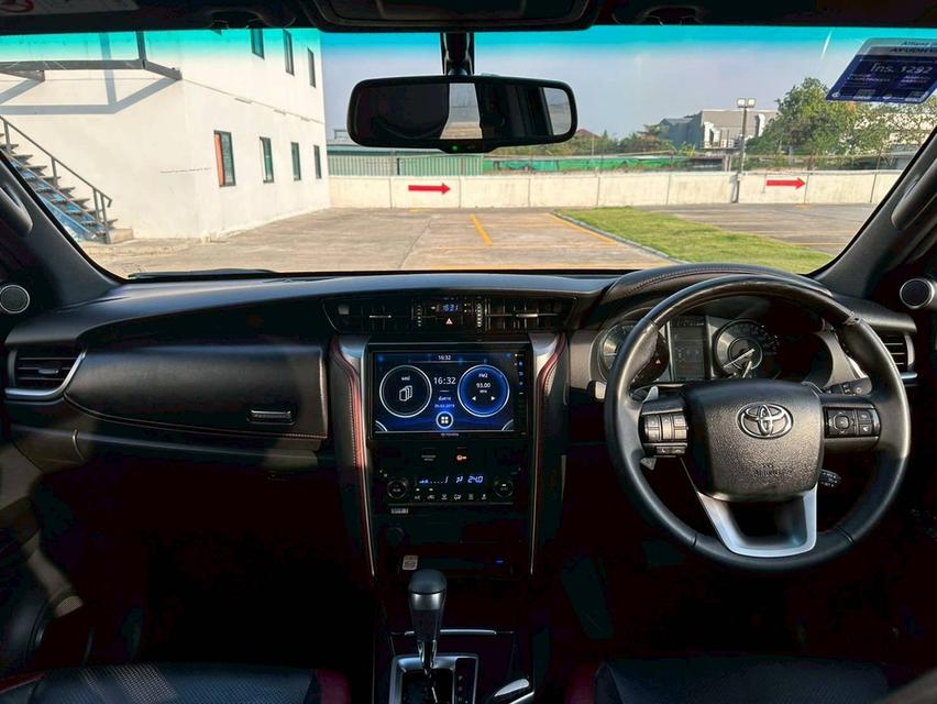 Toyota Fortuner 2.4 Legender 2WD ปี 2021 15