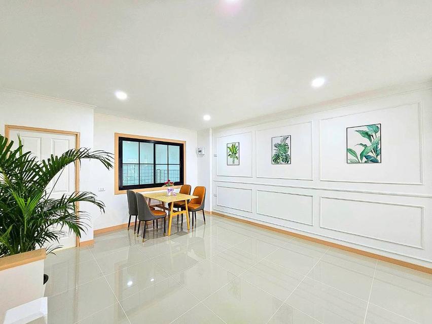 หมู่บ้านบุศรินทร์ 15