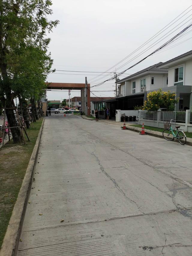 บ้านเดี่ยวหมู่บ้านประภาทรัพย์ ติดถนนเมน ทำการค้าได้
