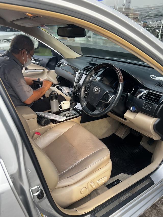 Toyota Camry 2.5 HV Premium ราคา 350,000 บาท