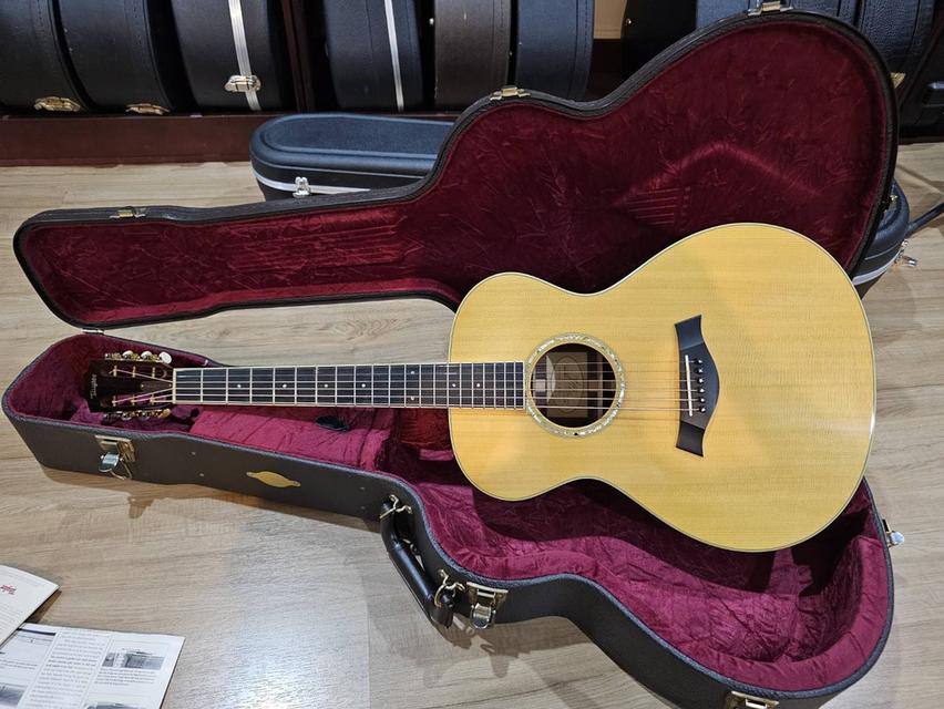 Taylor GC8 ปี 2010 slotted-head พร้อมฮาร์ดเคสและเอกสารคู่ตัว spec all solid Spruce / Rosewood