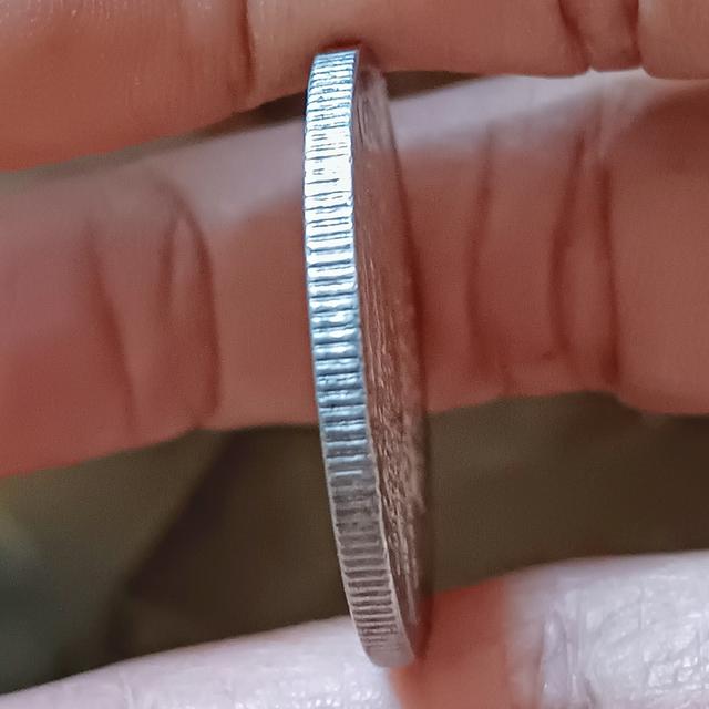 เหรียญบาทหนึ่งตราแผ่นดิน รัชกาลที่ ๕ รศ.๑๒๓ ตัวติดหายาก รูปย่อยที่ 3