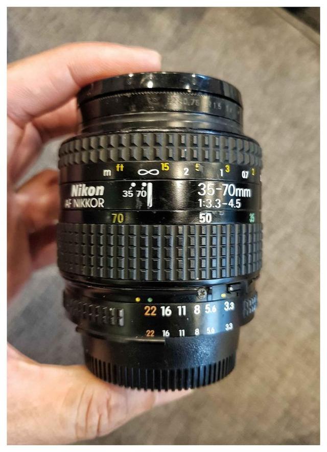 ต้องการขายเลนส์ Nikon AF 35-70mm. F3.3 AIS 2