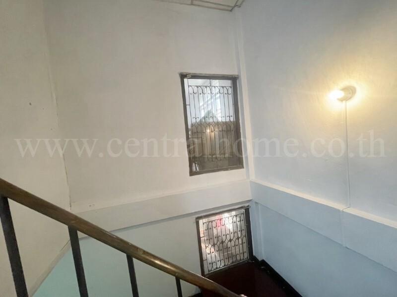 ทาวน์เฮ้าส์ ซอยจตุรทิศ 2 ดินแดง หลังริม ใกล้ BTS อนุสาวรีย์ชัยสมรภูมิ 13