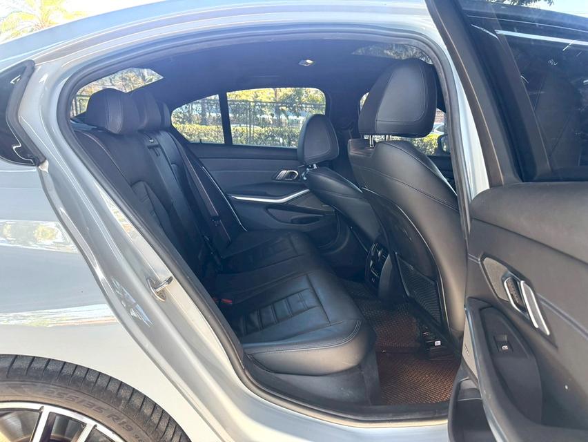 ขายรถ BMW 330e 2.0 M Sport ปี 2023 สีเทา เกียร์ออโต้ รูปที่ 10