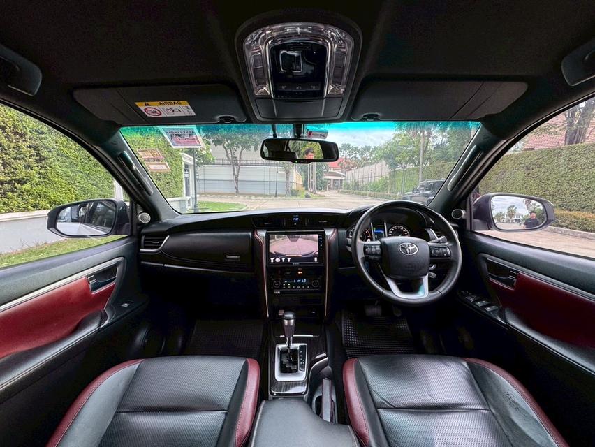 Toyota Fortuner Legender 2.4 ดีเซล รุ่นทอป ปี 2021 หลังคาดำ ออฟชั่นเต็ม ใช้งาน 3 หมื่นโล เจ้าของเดียว รูปที่ 8