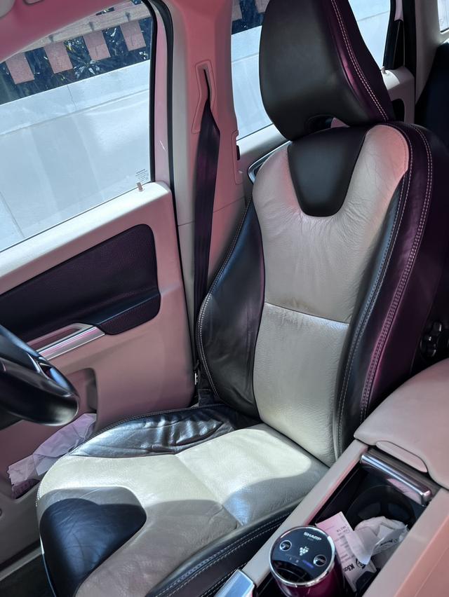 Volvo สีขาว XC60 ประหยัดน้ำมัน รูปที่ 13