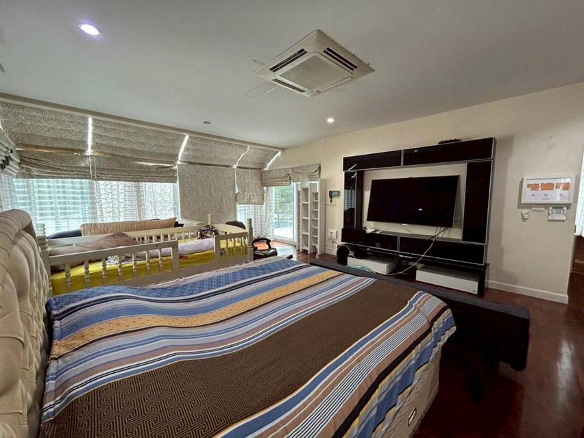 Sale / Rent  Grand Bangkok boulevard Kasert- Nawamin  129 square wah. With a bid swimming pool. 5 bedrooms 7 bathrooms Fully furnished Sale 30 Million 6