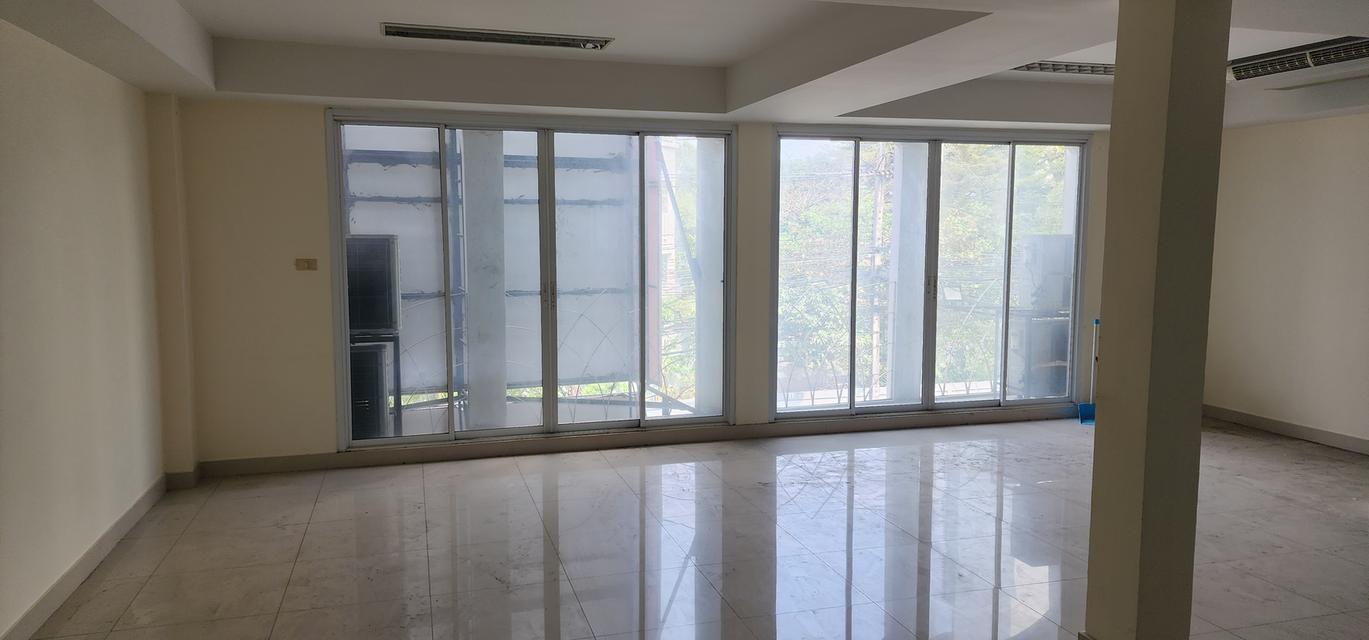 ตึกแถว 2 คูหาซอยรามคำแหง24 ใกล้Big Cรามคำแหง 4