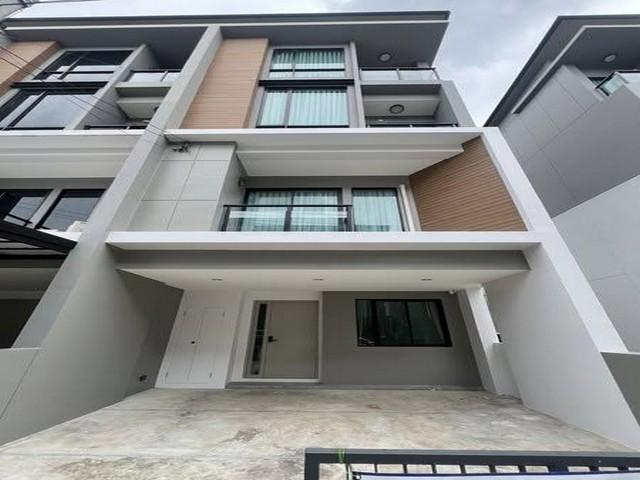 PB5612 ให้เช่าทาวน์โฮม 3.5 ชั้น โครงการ Premium Place พหลโยธิน-รามอินทรา ทำออฟฟิศจดทะเบียนได้