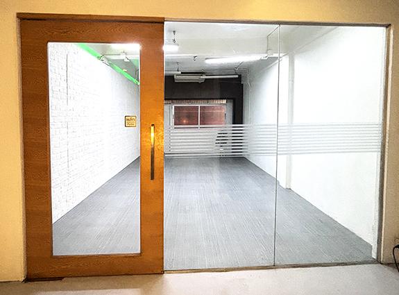 โฮมออฟฟิศ สะพานใหม่ เหมาะทำคลินิก ออฟฟิศ รีโนเวท สไตล์มินิมอล 5 ชั้น พร้อมอยู่ เดินเพียง 50 เมตร ถึง BTS สายหยุด เจ้าของขายเอง 9